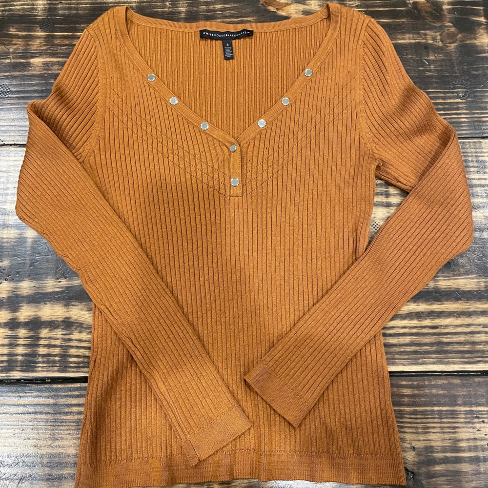White House Black Market womens V neck sweater